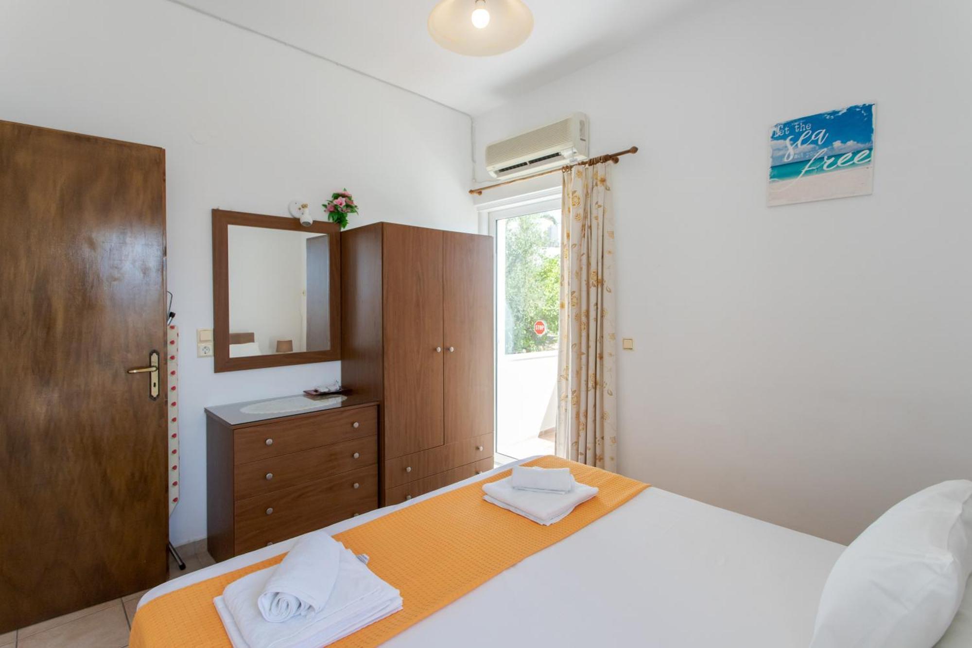 Manos Apartments Almirida Habitación foto